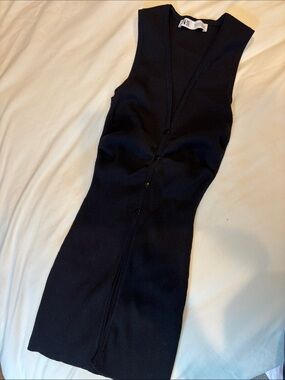 Zara Black Ribbed Sleeveless Button-Front Shirt